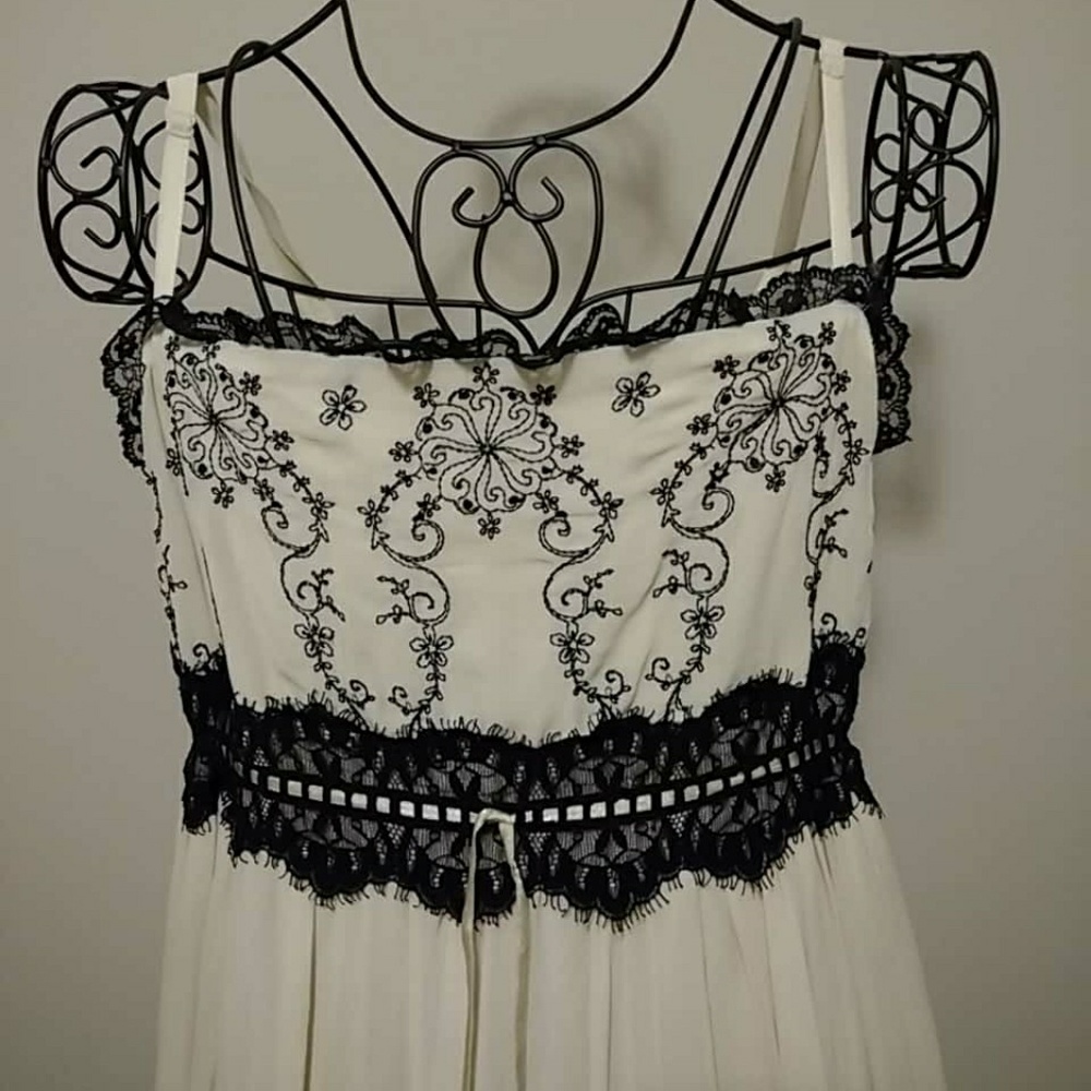 'Jaloux' Babydoll Dress w/ Lace Floral Details